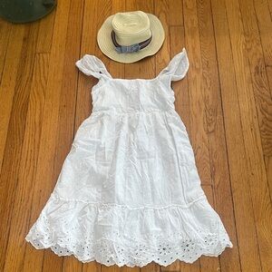 GAP kids White Cotton Eyelet Kids Dress SIZE 6/7 with hat
